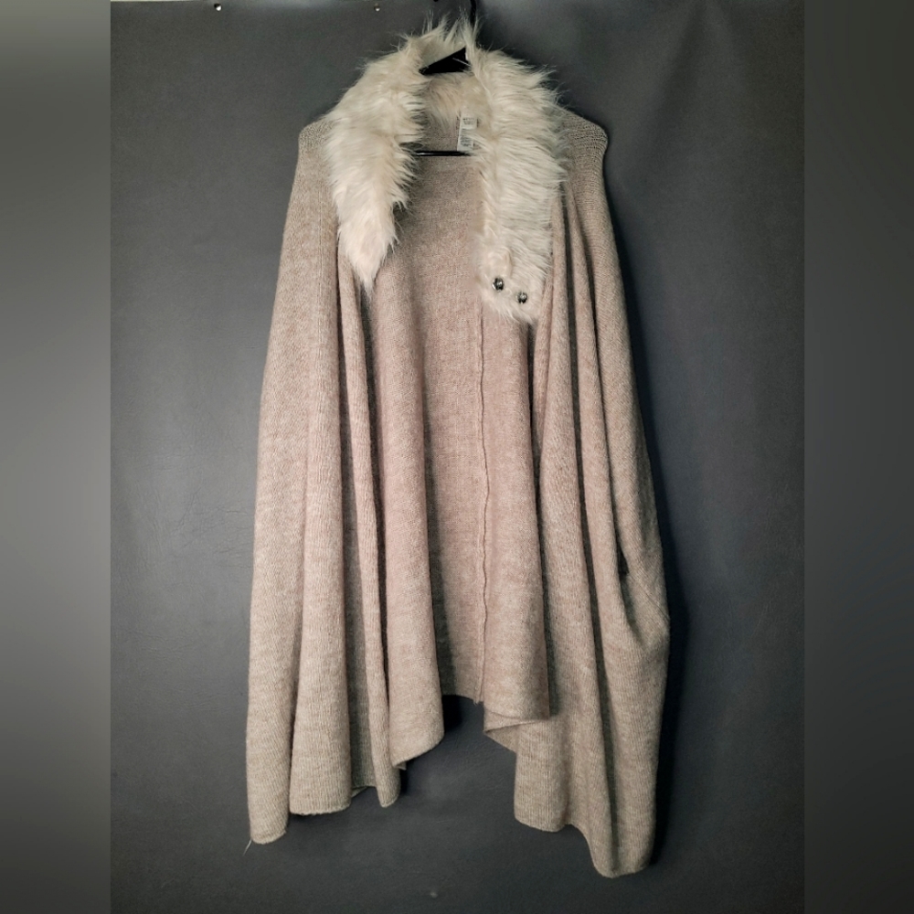 m & s est. 1884 one size womens faux fur collar sweater  sleeveless cover up car